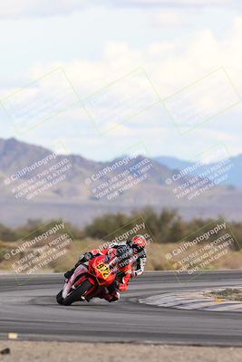 media/Nov-16-2025-Race Pace (Sun) [[8c5fa54630]]/Non Verified Riders (1st 20 Minutes)/5-Turn 15 (110pm)/